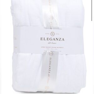 ELEGANZA Velvet Plush Blanket